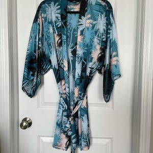 Satin style robe. Beautiful!!